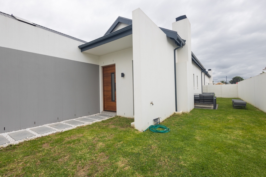 To Let 3 Bedroom Property for Rent in Le Coste Estate Western Cape